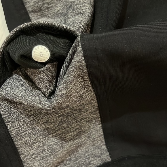 Lululemon Box It Out Tight - Picture 9 of 9